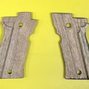 BERETTA 純正 M84F用木製グリップ（メダリオン）の画像3枚目